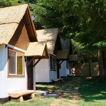 Paradise Village Ashford Extérieur photo