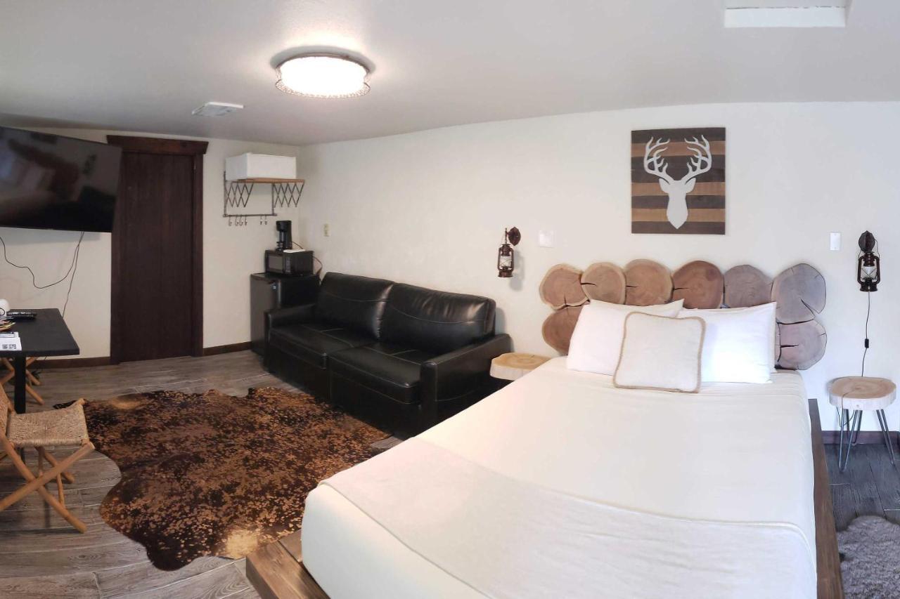 Paradise Village Hotel